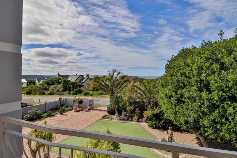 4 Bedroom Property for Sale in Stilbaai Wes Western Cape